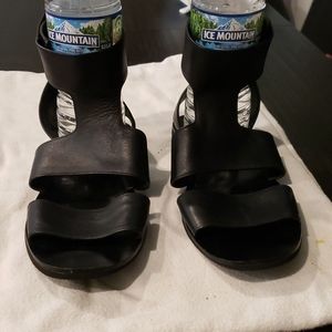 Vince Sandals